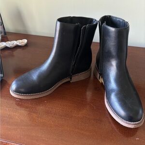Loft black boot new size 7 1/2. Originally $128. Asking $40
